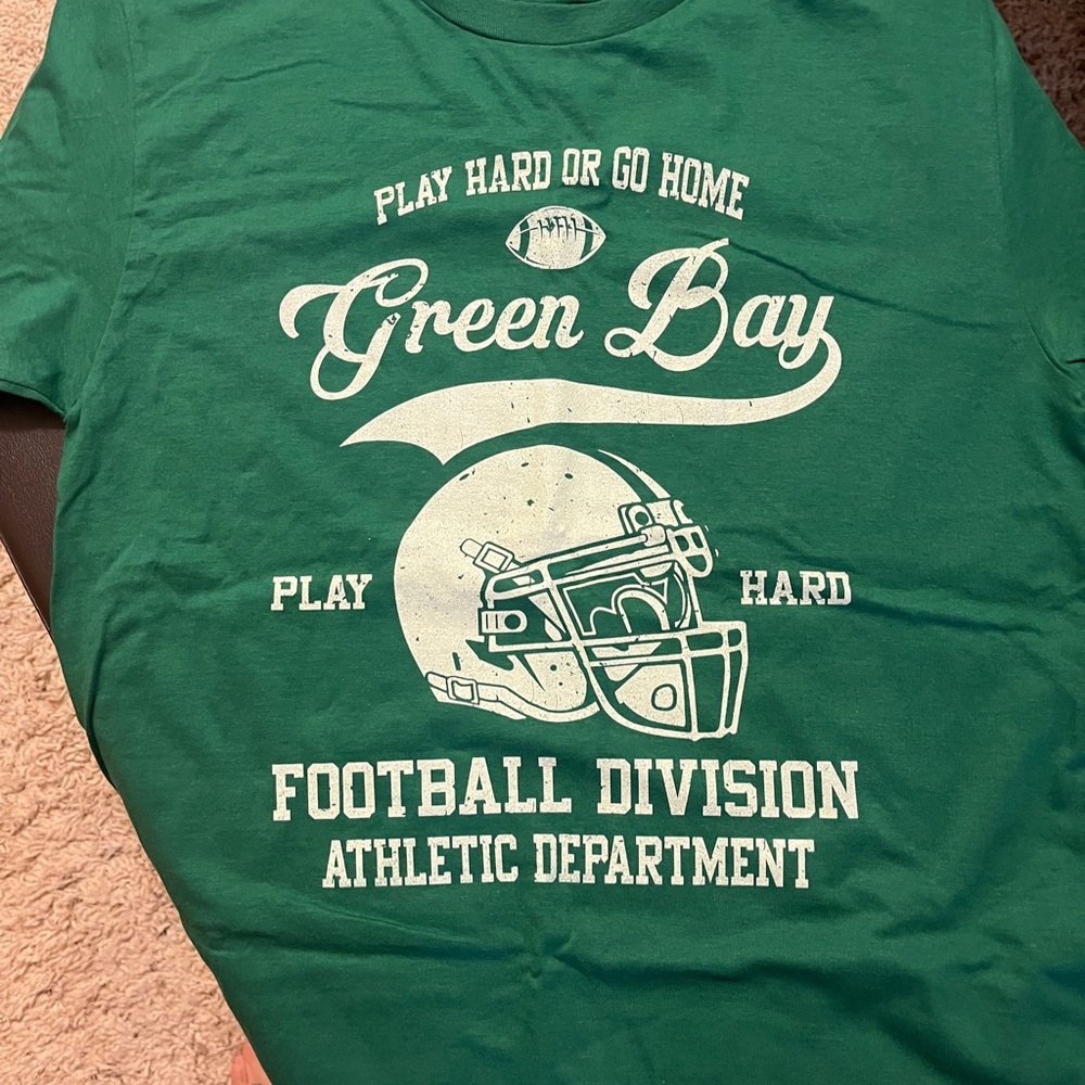 Green Bay Packer tee, men's size small